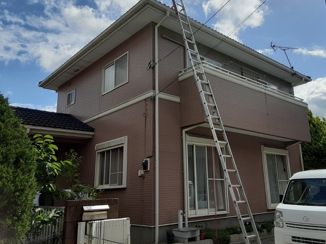 二階建て住宅の屋根点検